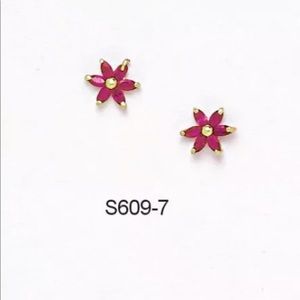 14K Yellow Gold Fashion Flower Shaped Earrings